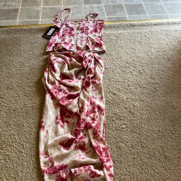 Dress - Picture 5 of 5